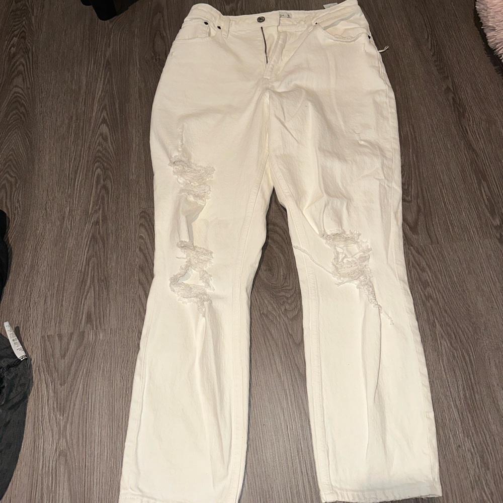 White Abercrombie high rise mom jeans